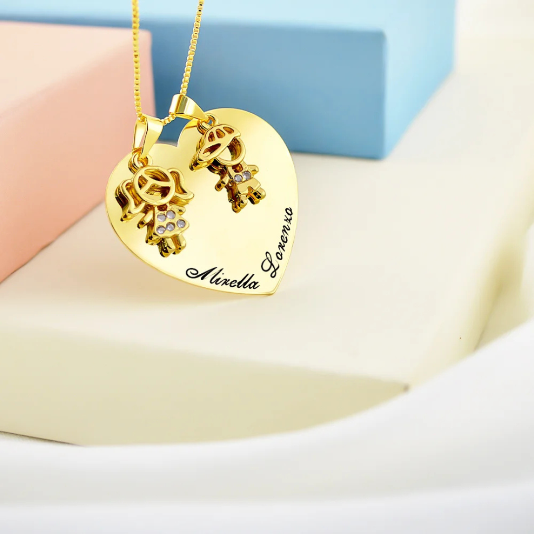 Colar Coração com Filhos – Amor gravado em Ouro
