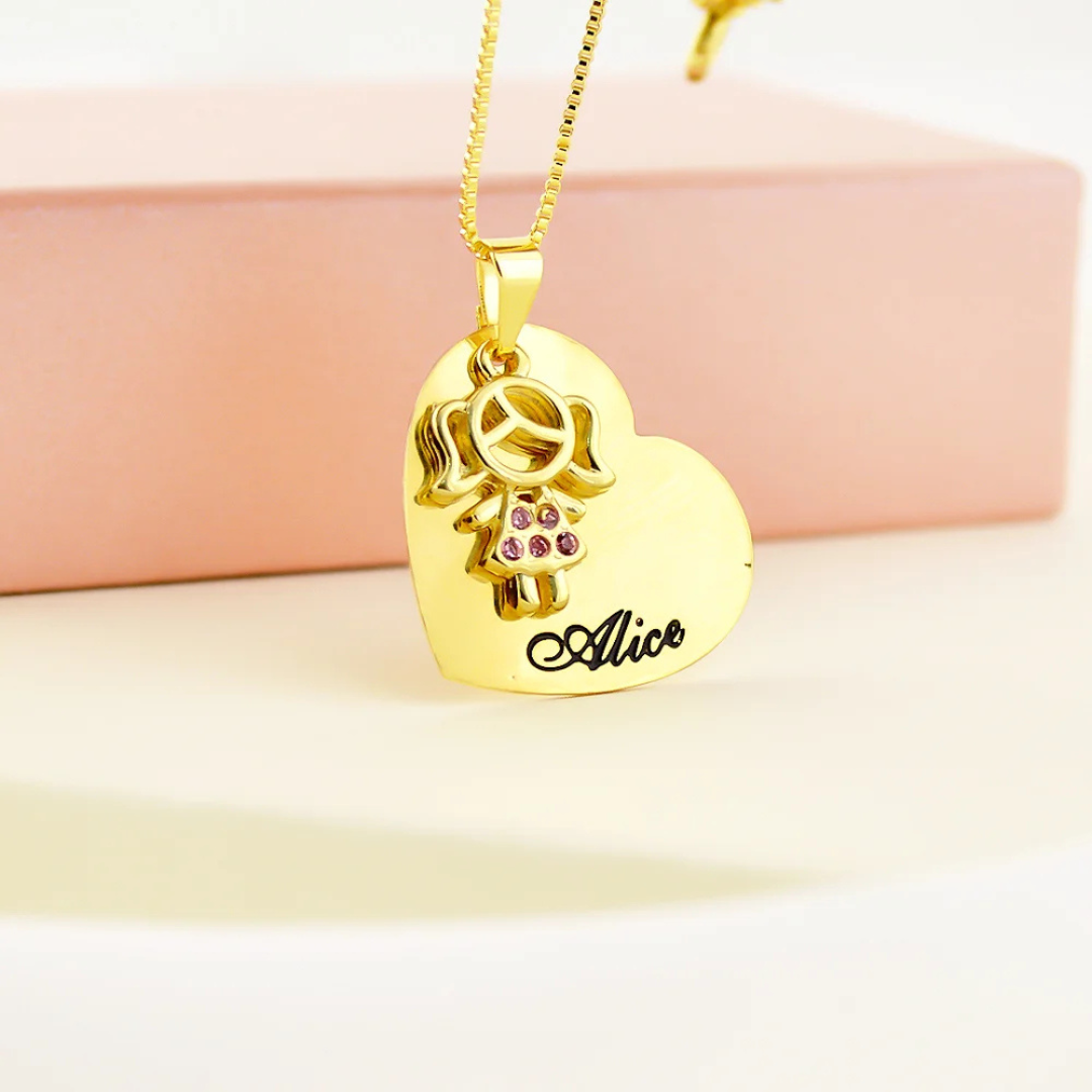 Colar Coração com Filhos – Amor gravado em Ouro